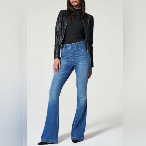 NWT Spanx Jeans Women’s Plus Size 1X Flare Leg Pull on denim Vintage Indigo - Picture 1 of 6